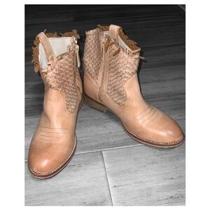 Primadonna Tan Leather Western Woven Ankle Bootie Fringe Zips Padded Sole 7.5 38